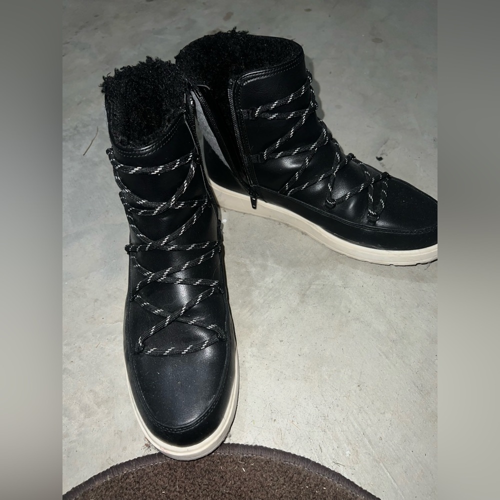 Black Winter Boots